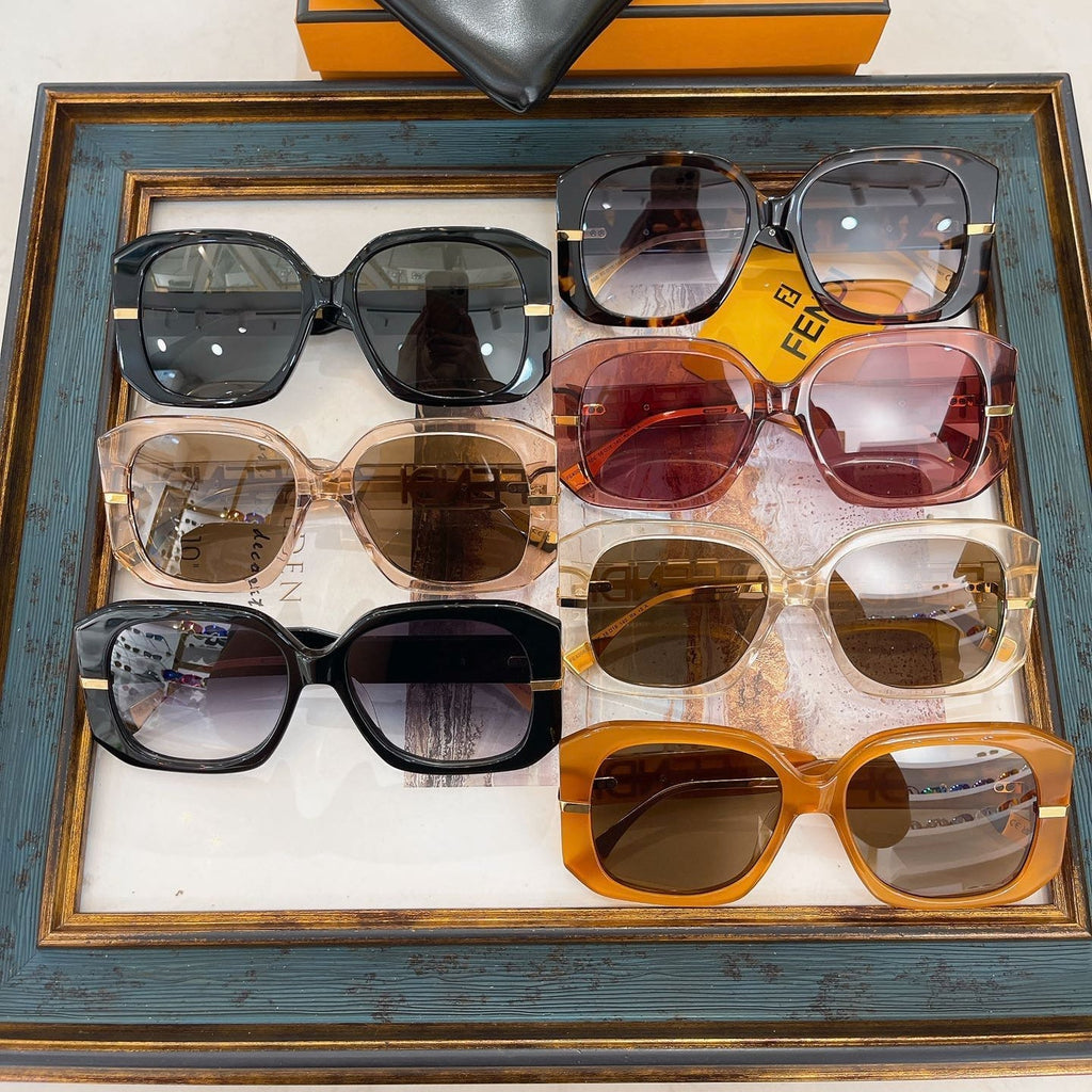 OVERSIZED FF DIAMONDS SQUARE FRAME SUNGLASSES FE40065F IN ACETATE