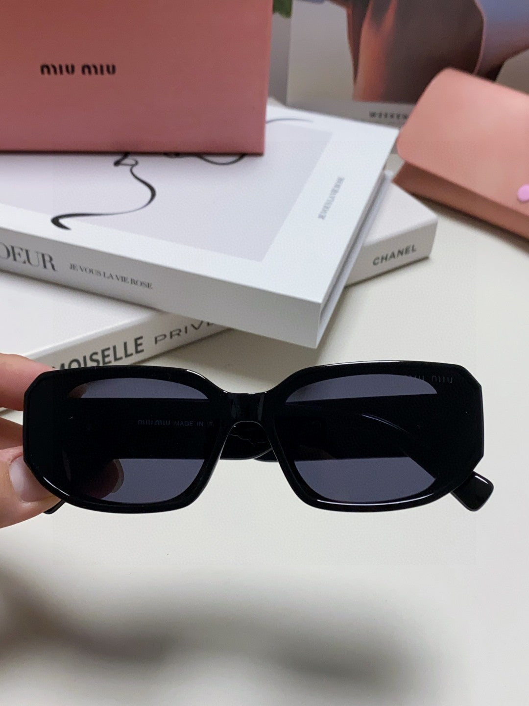 GLIMPSE SUNGLASSES 576821 IN BLACK ACETATE